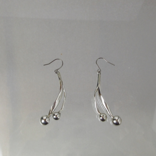 Silver ball ornament earrings (or earrings)